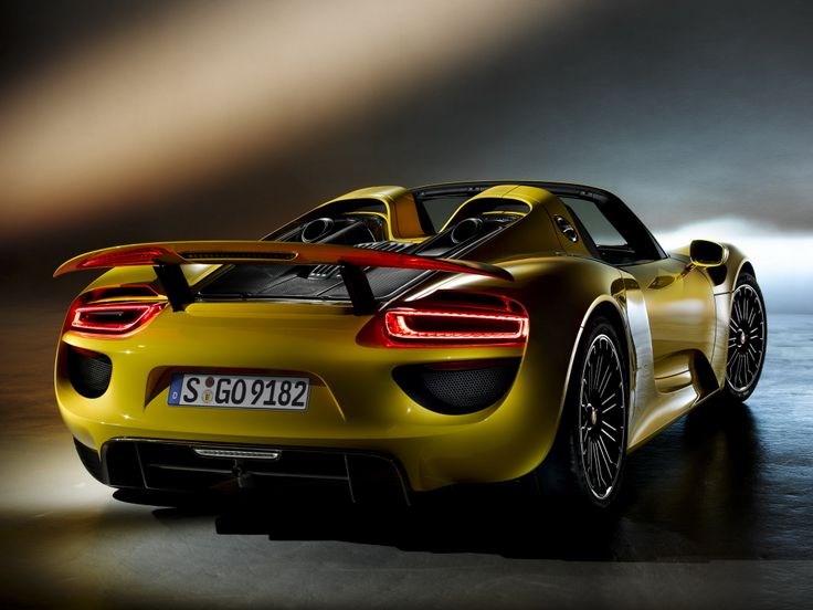 2014 Porsche 918 Spyder.