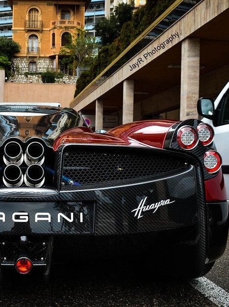 Pagani Huayra.