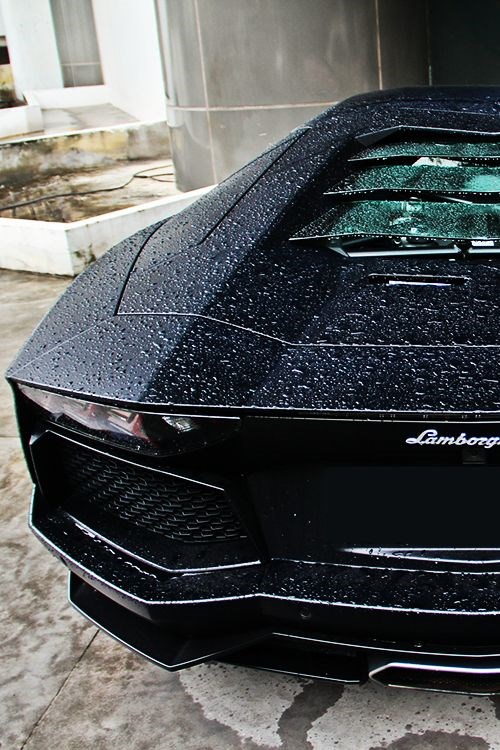 Lamborghini after rain. Beautiful!
