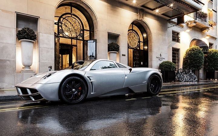 Pagani Huayra.