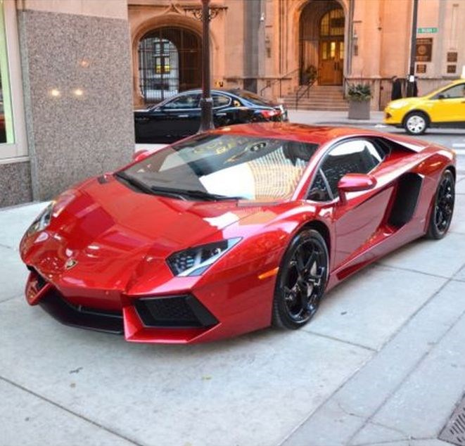 Lamborghini Aventador LP700.