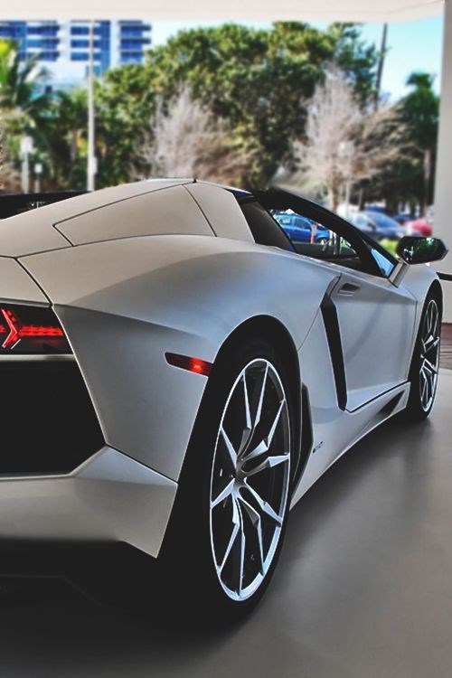 Lamborghini Aventador.