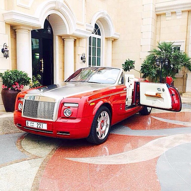 Amazing red Rolls-Royce.