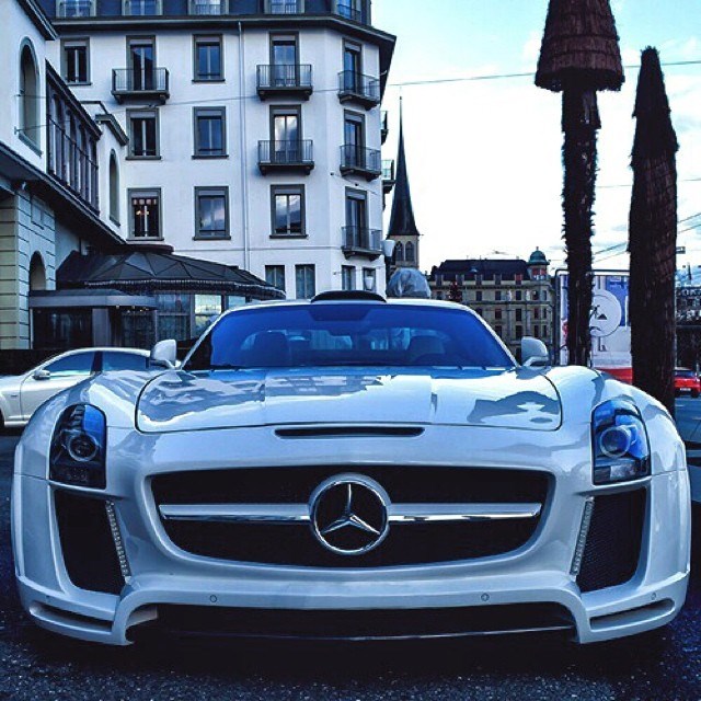 Beautiful SLS.