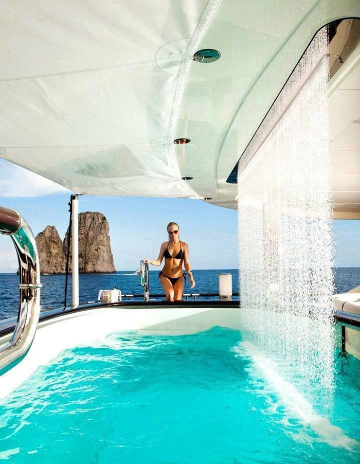 Perfect yachting.