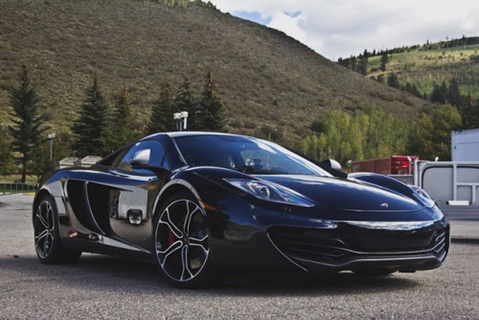 McLaren MP4 12C.