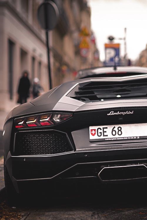 Lamborghini Aventador.