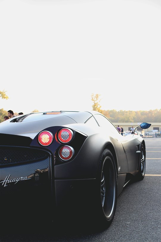 Pagani Huayra.