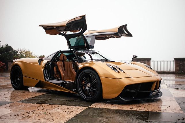 Pagani Huayra.