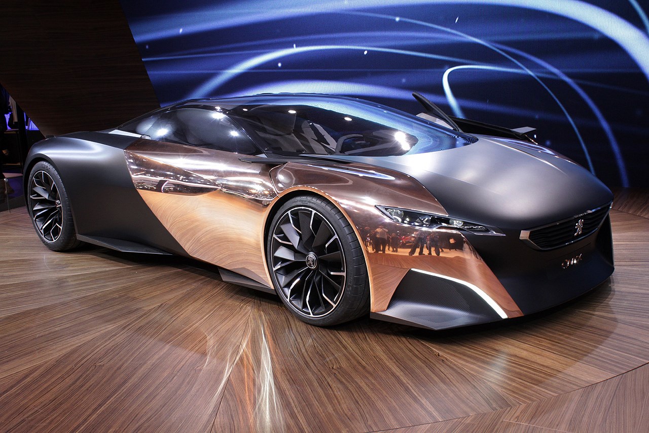 Peugeot Onyx Concept debuted at Paris Motor Show.