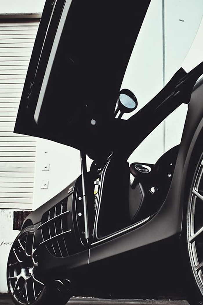 Mercedes SLR.