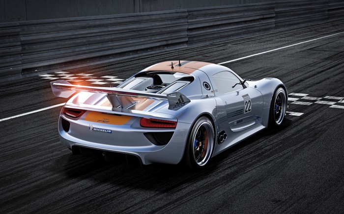 Beautiful Porsche 918 RSR.