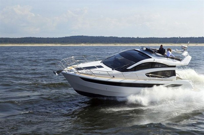 Galeon 430 Skydeck – Stunning Sports Yacht