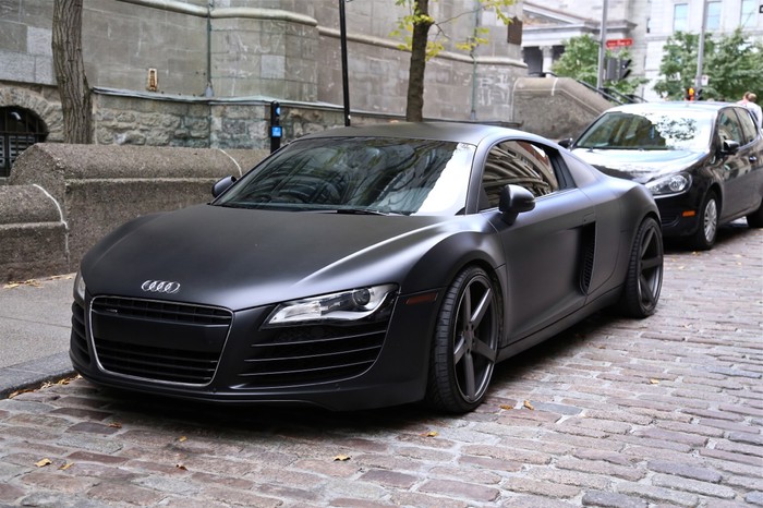 Audi R8.