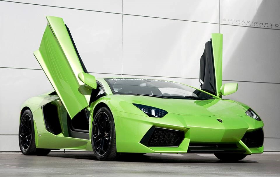  Lamborghini LP700-4 Aventador in Verde Ithaca.