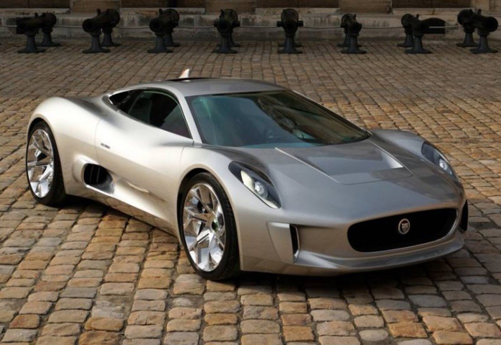 Jaguar C-X75 - a beautiful hybrid supercar