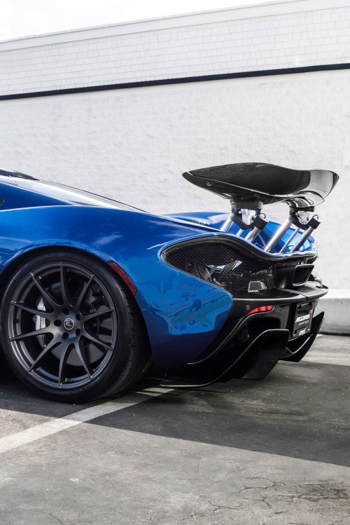 McLaren P1.