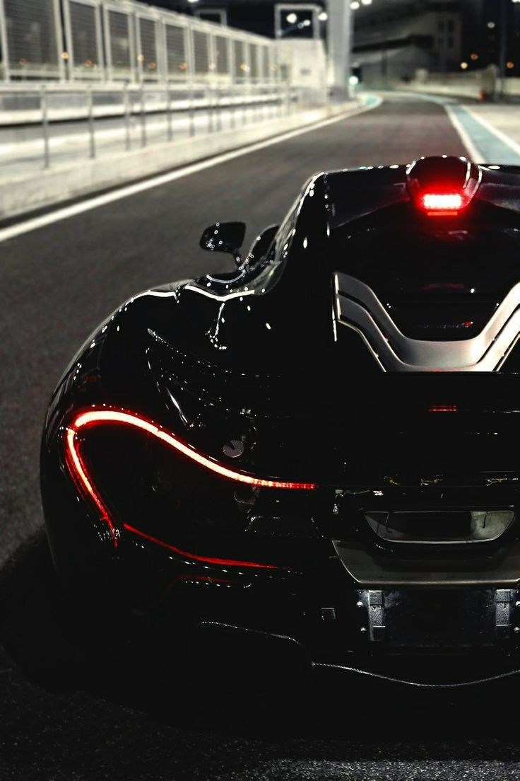 McLaren P1.