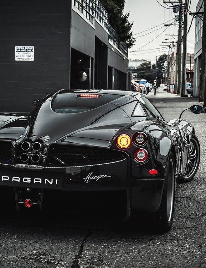 Pagani Huayra.