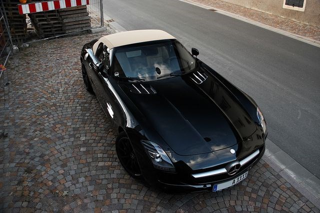 Mercedes-Benz SLS AMG Roadster.