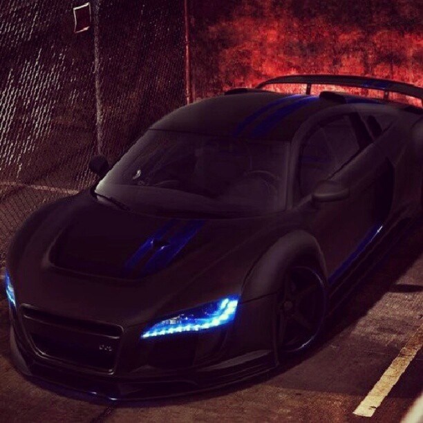 Smoking Hot Audi R8.