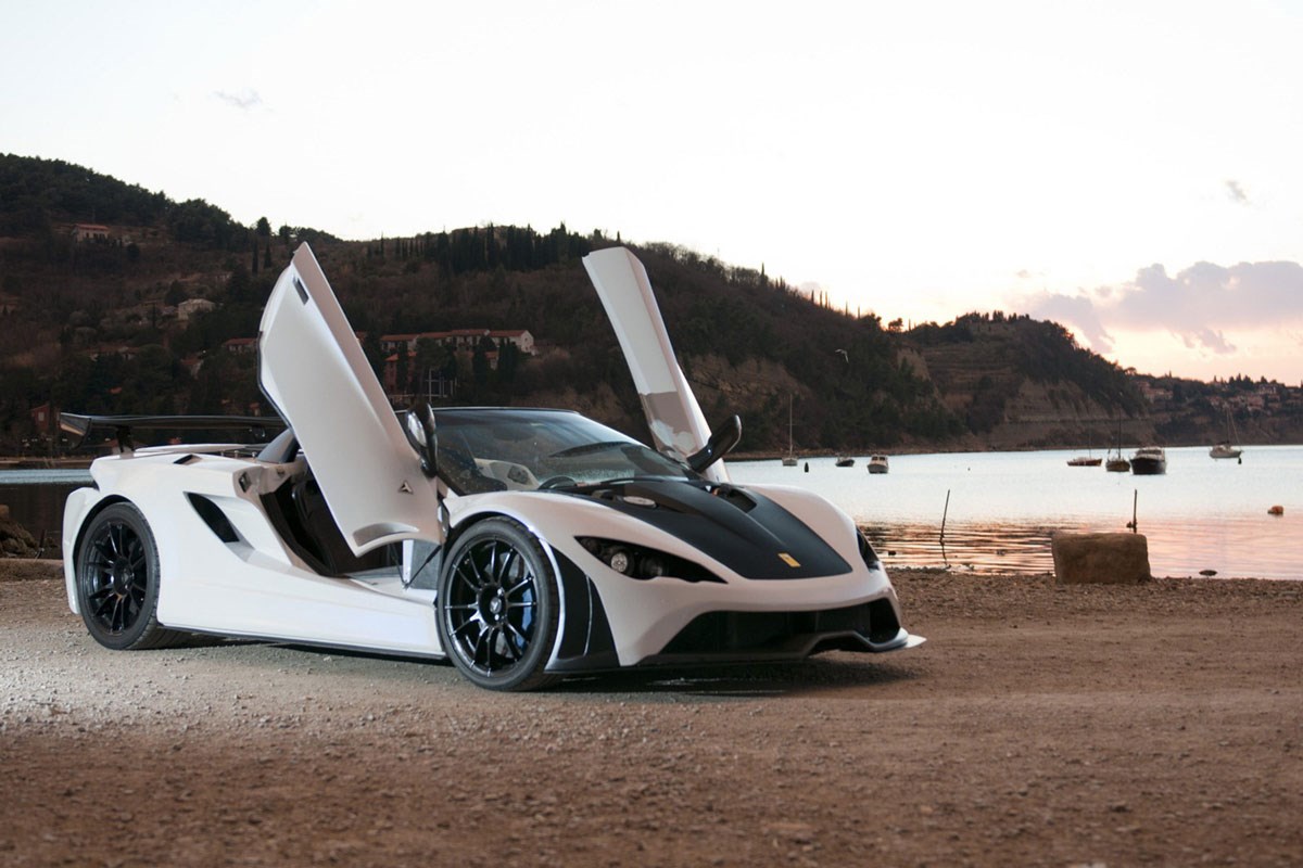 Tushek Renovatio T500 – Slovenian Supercar 