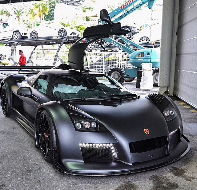 Gumpert Apollo.