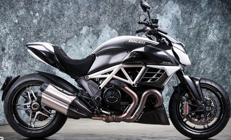 Vilner Ducati Diavel AMG.