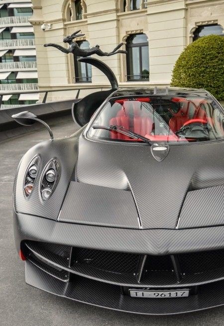 Pagani Huayra.