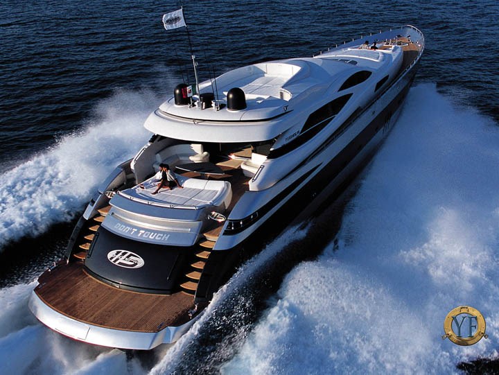 Amazing Pershing Yacht.