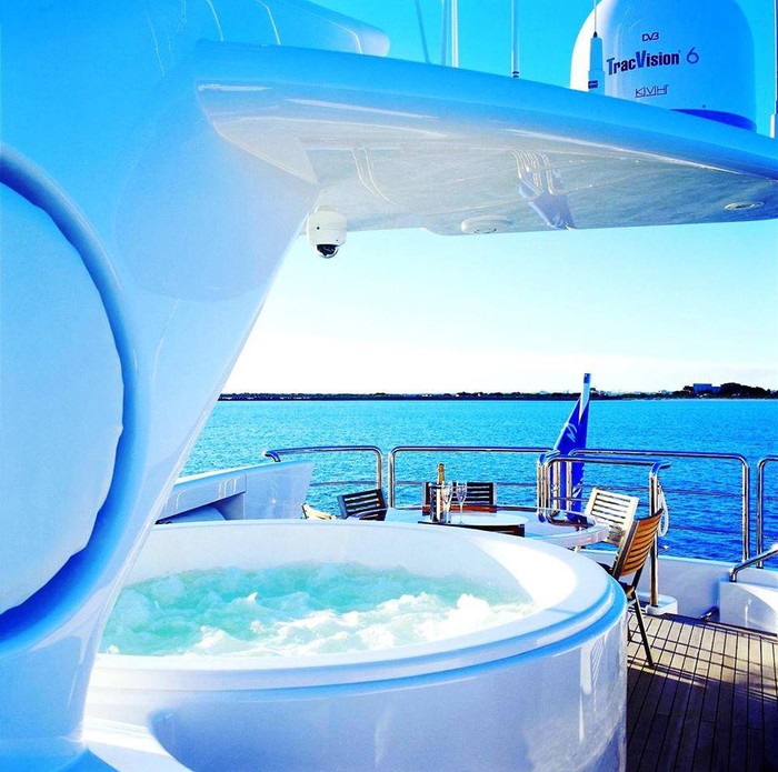 Jacuzzi on a yacht - what's not to like? 