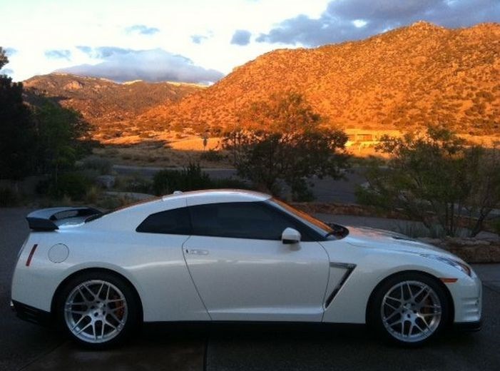 Nissan GT-R Switzer Ultimate Street Edition.