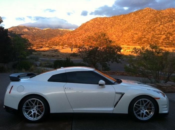 Nissan GT-R Switzer Ultimate Street Edition.