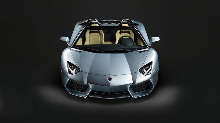 Lamborghini Aventador LP 700-4 Roadster.