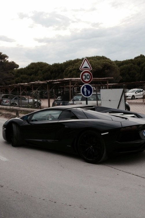 Lamobrghini Aventador.