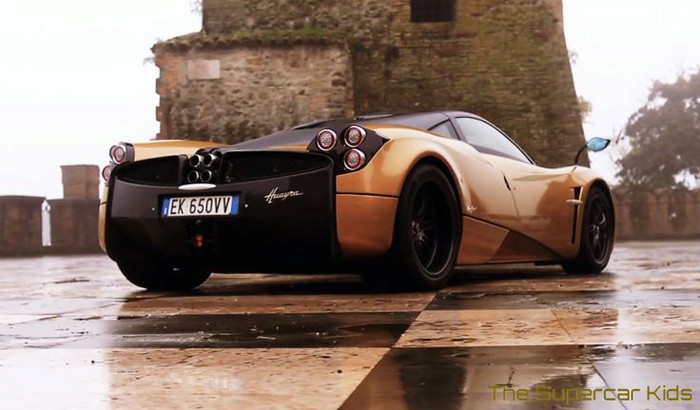 Pagani Huayra.