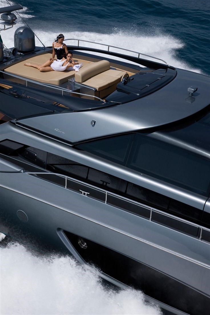 Riva Yacht - 86' Domino.