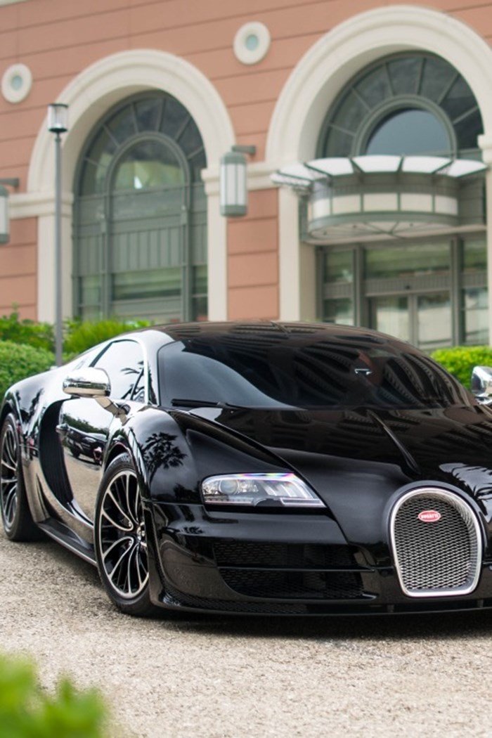 Beautiful all black Bugatti.