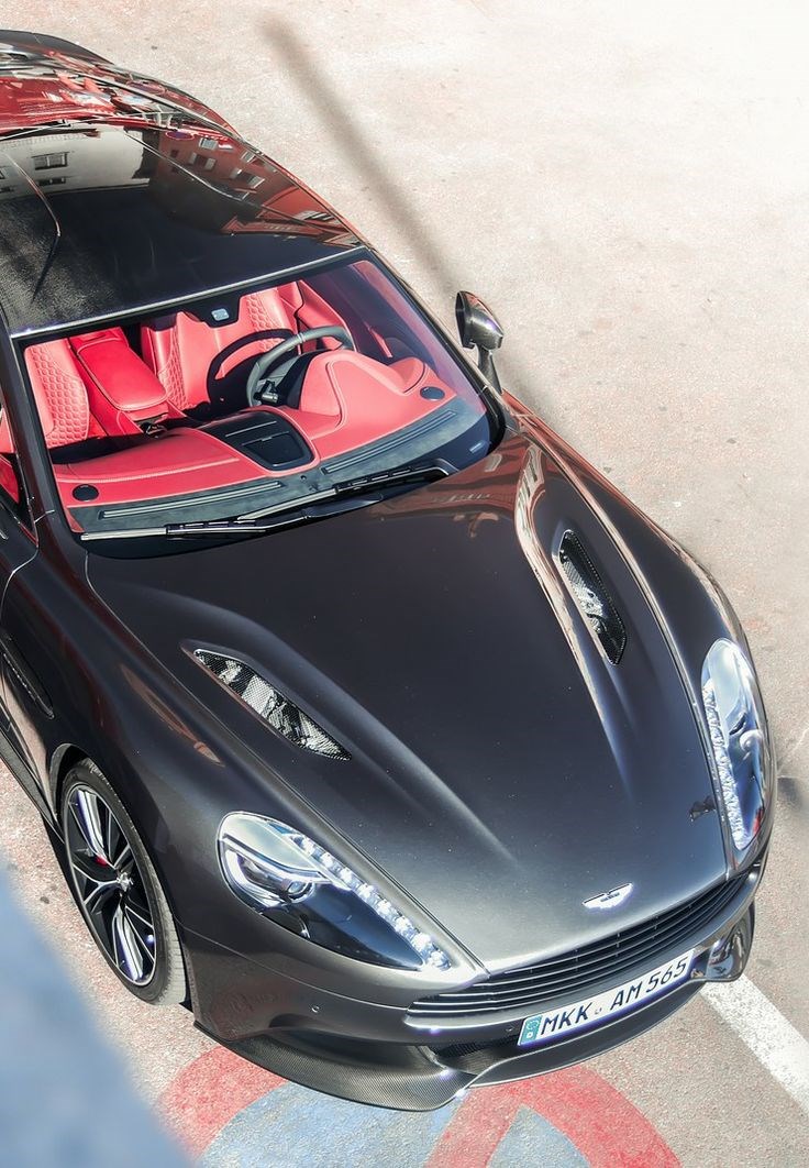 Aston Martin Vanquish.