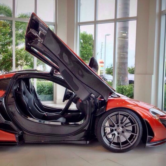 McLaren P1.