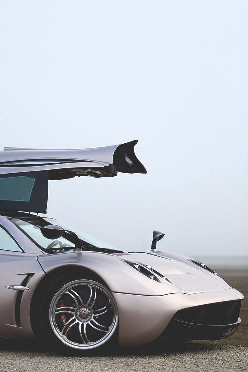 Pagani Huayra.