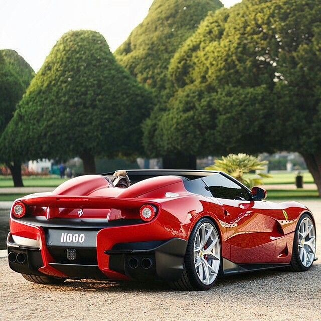 Ferrari F12 TRS.