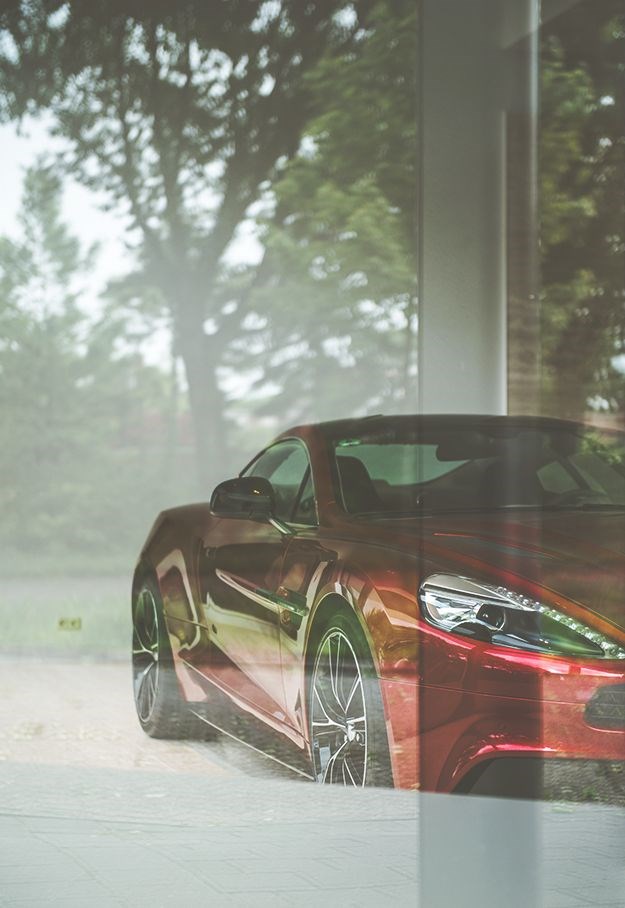 Aston Martin Vanquish.