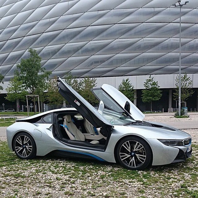 BMW i8.