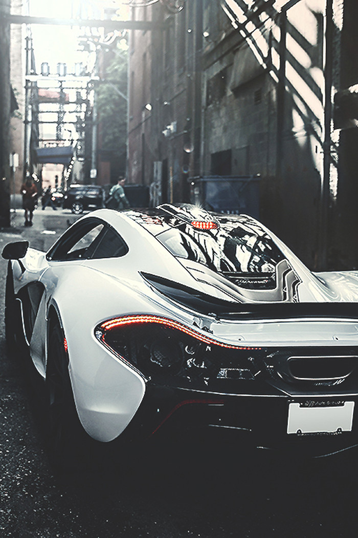 McLaren P1.