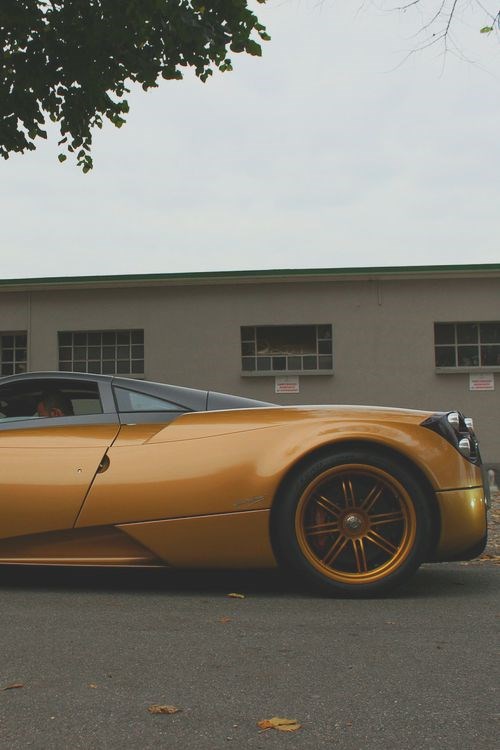 Pagani Huayra.