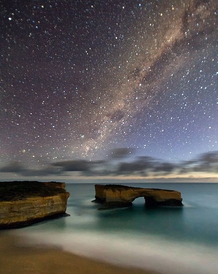 London Bridge, Port Campbell National Park, Australia.