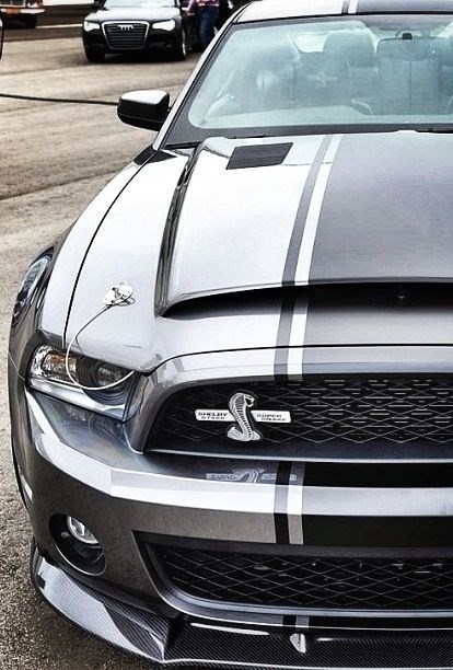 Mustang Shelby GT500.