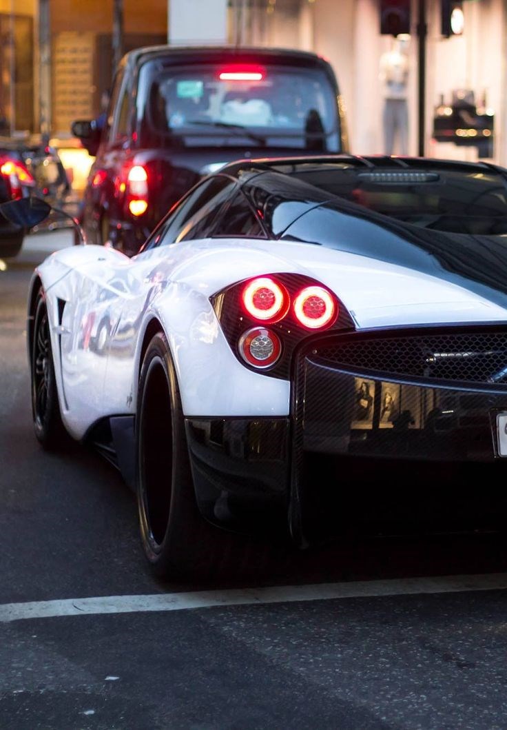 Pagani Huayra.