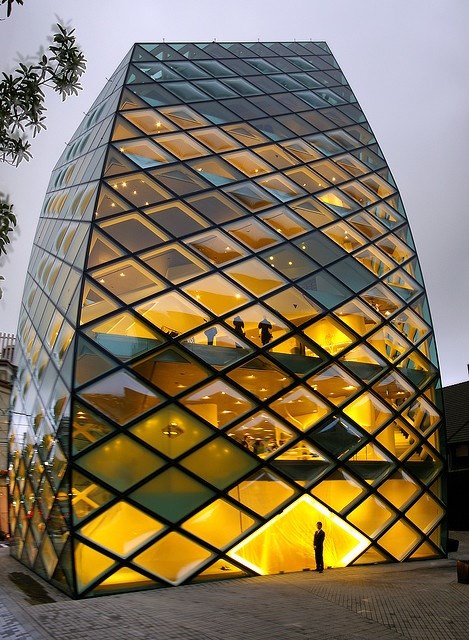 Prada building, Herzog & de Meuron Architekten, Tokyo.